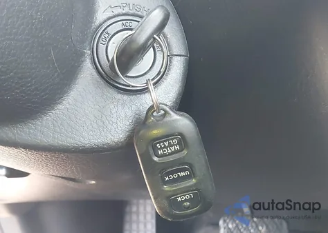 2008 Toyota Matrix Xr z USA, uszkodzony, nr VIN 2T1KR30E78C711739